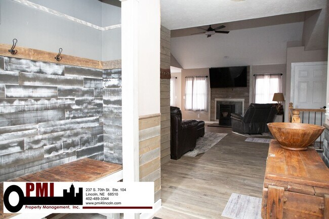 Photo - 4 Bedroom and 3 bathroom Fully Furnished