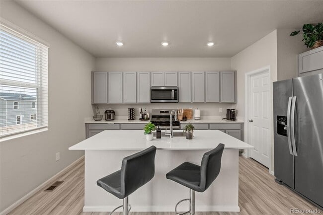 Photo - 11437 Splake St