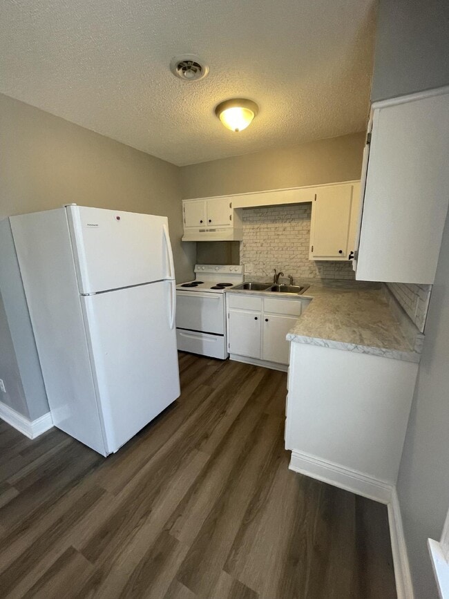 Photo - "Charming 2-Bedroom Retreat on Hutchens Rd...