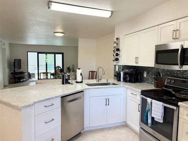 Photo - 2112 S Cypress Bend Dr Unit 203