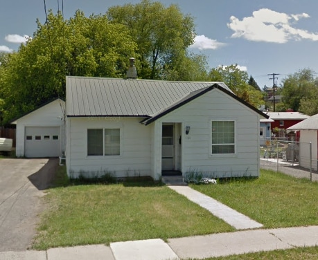 Building Photo - 2 bedroom 1 Bath Rental