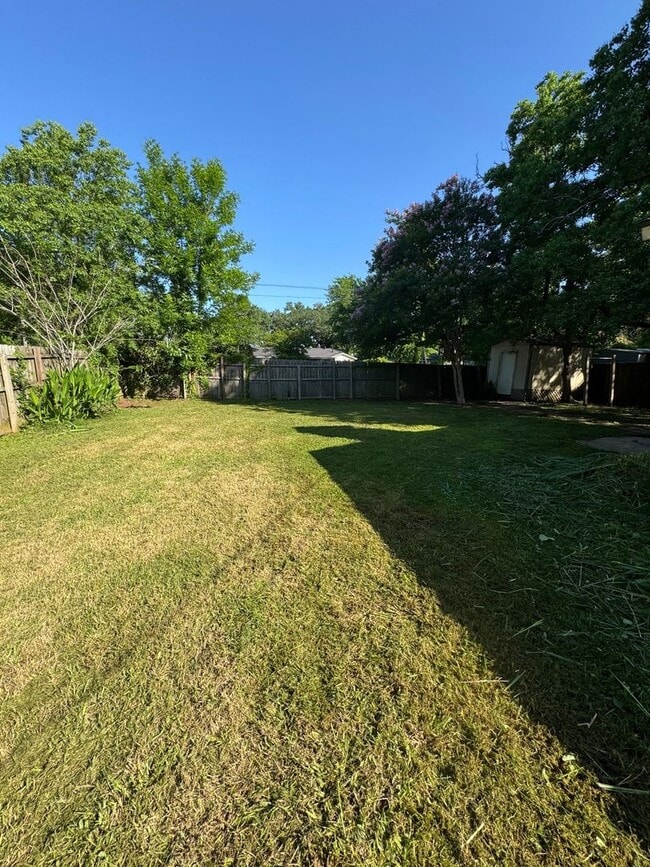 Photo - 3301 Thunderbird Ln