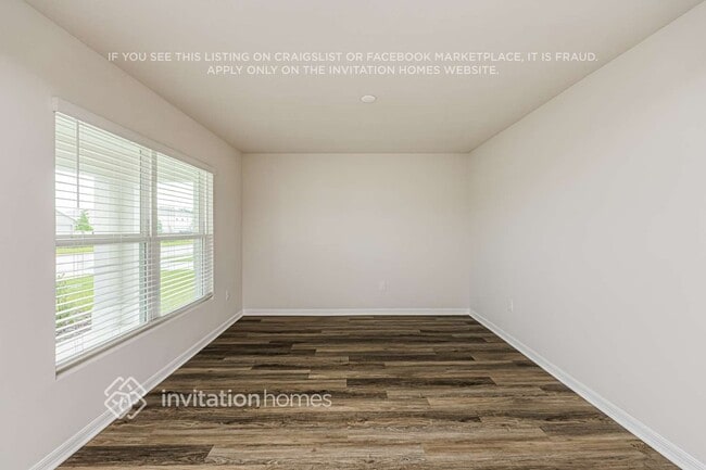 Photo - 11126 40th Ave E