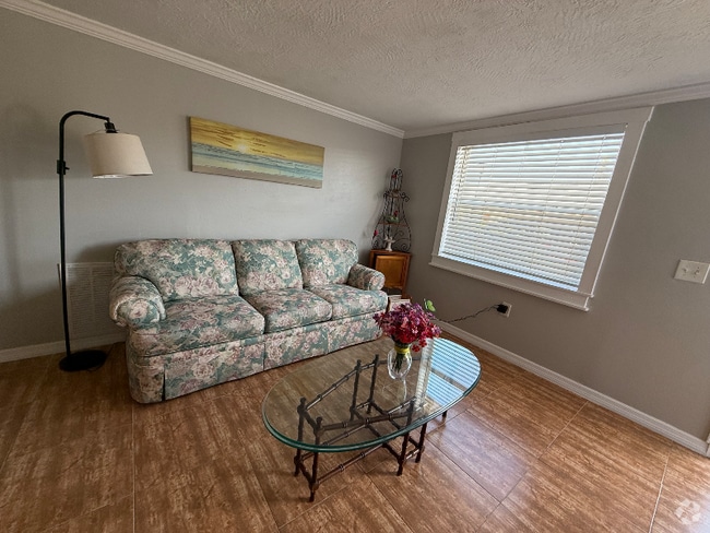 Building Photo - 4948 Allner St Rental