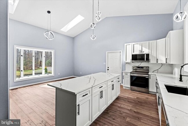 Photo - 7621 River Rd