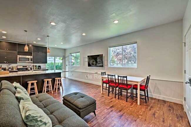 Photo - 462 E Haven Ave Unidad C 1