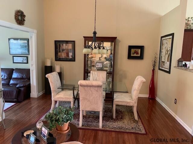 Photo - 16 Claire Pass