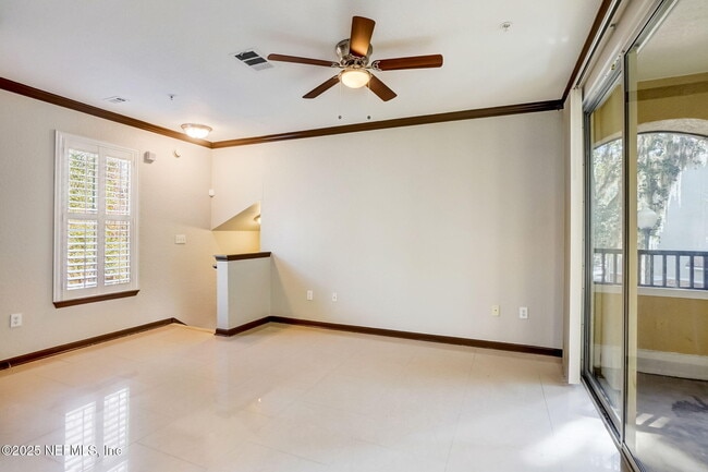 Photo - 8539 Gate Pkwy W Unit 1121