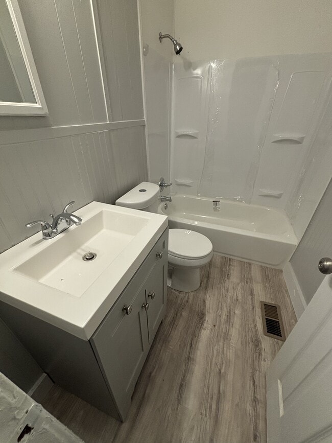 Photo - 1870 Wisteria Dr