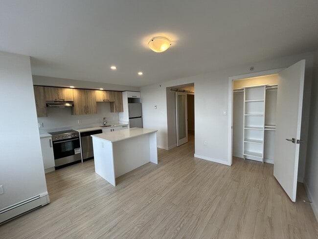 Photo - 5633-5633 Fenwick St Unit 1905