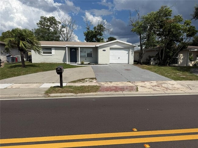 Building Photo - 10010 Regency Park Blvd