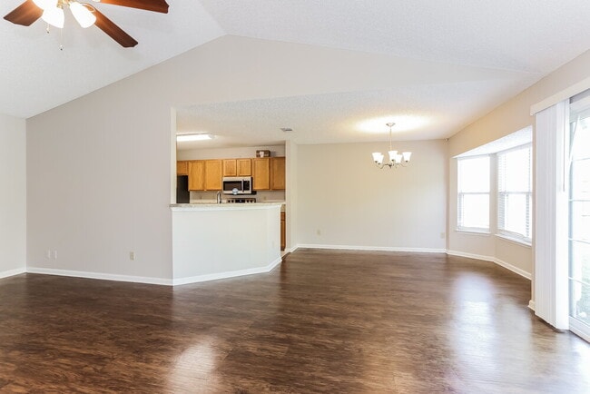 Photo - 8047 Bridgecreek Dr W