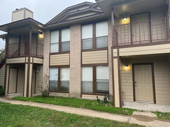 Photo - 1007 Spring Loop Townhome
