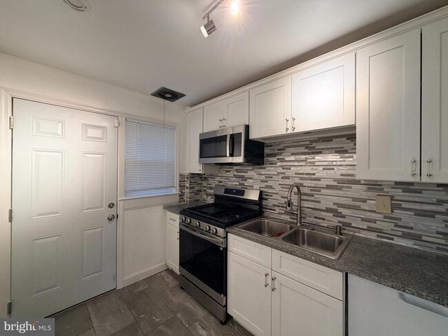 Photo - 1262 Halstead Rd