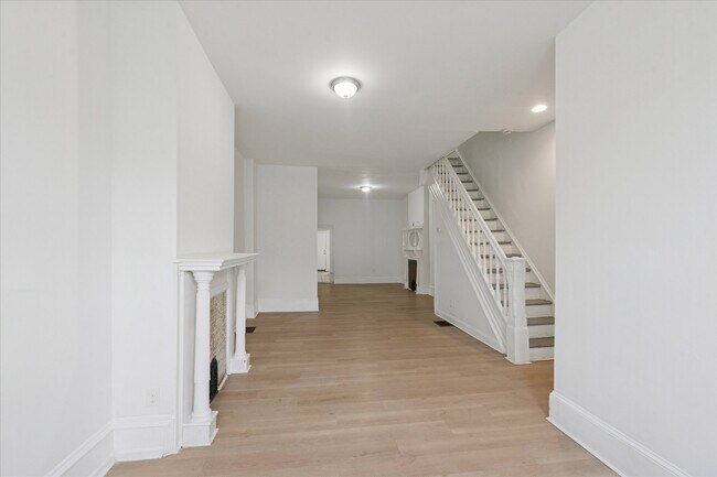 Photo - 2054 W Glenwood Ave