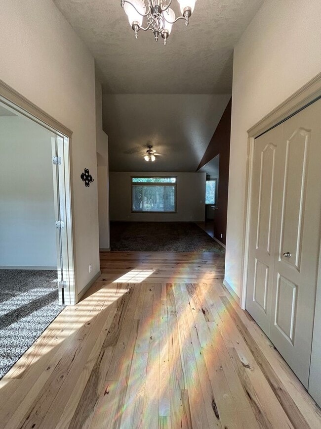 Photo - Impressive Home w/ 6 Bedrooms, Full Finished Basement, Lawn Care Included!