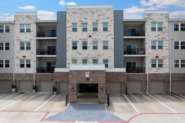 Photo - 6804 Westview Dr