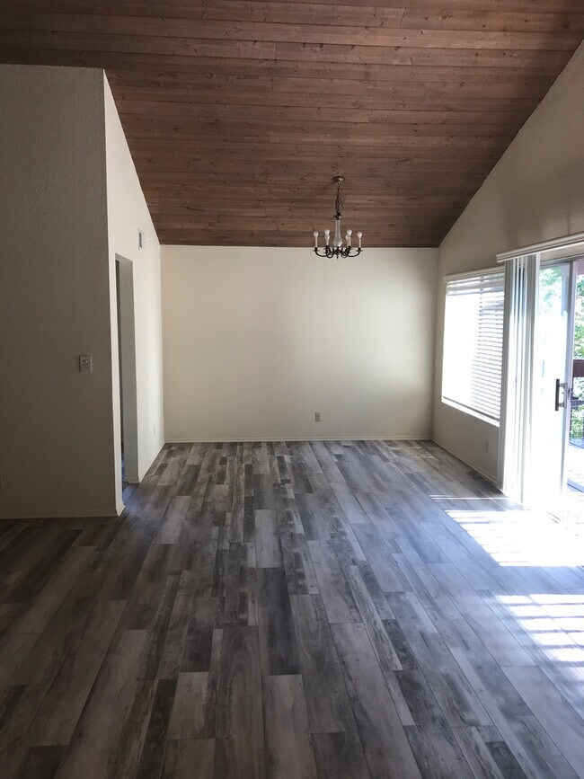 Photo - Pullman Duplex Unidad Back House