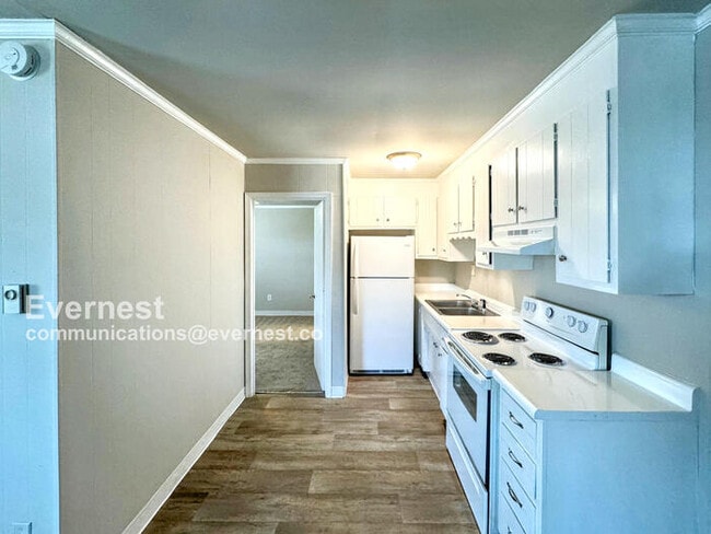 Building Photo - 2576 Alcott Rd Unit Apt B