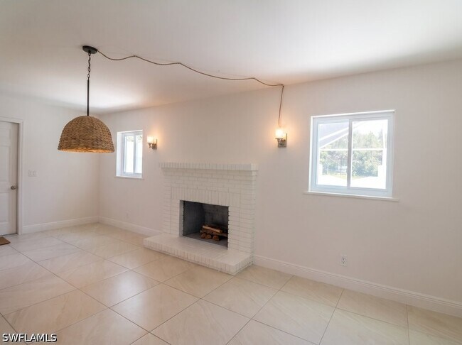 5332 Myrtle Ln