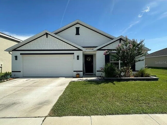 Building Photo - Spacious 4BR in Desirable Deer Path North!