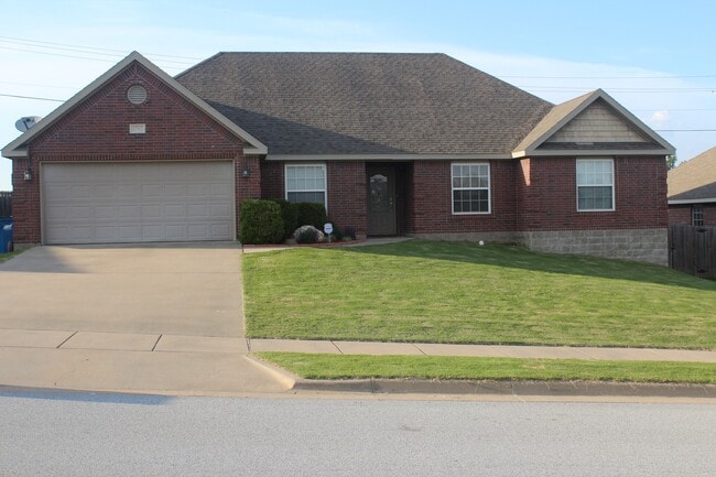Photo - 4702 Southwest Golden Eagle Avenue