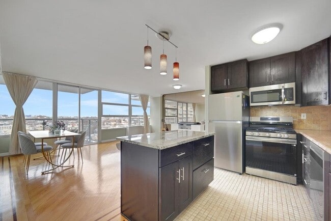 Building Photo - 6050 JFK Blvd E Unit 15E