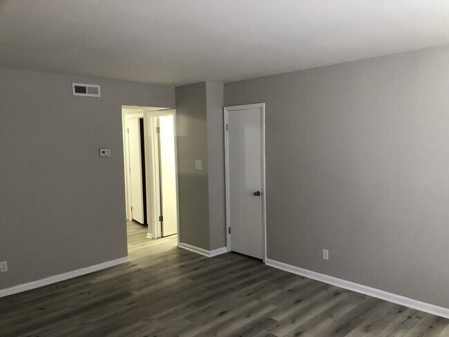 Photo - Del Unit 207-E