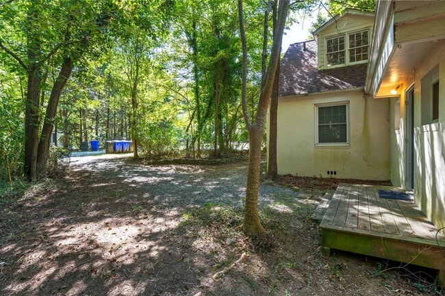 Building Photo - 212 Barclay Rd Unit B