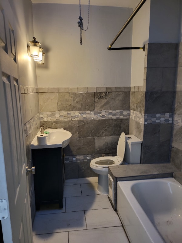 Photo - 643 N Peach St