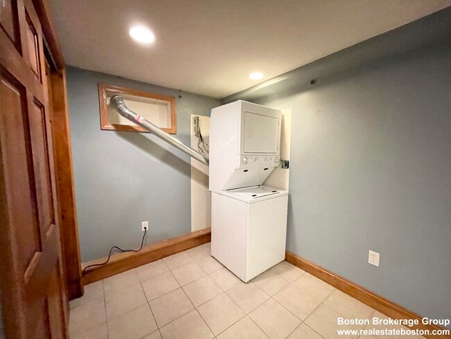 Photo - 242 W 3rd St Unit 2