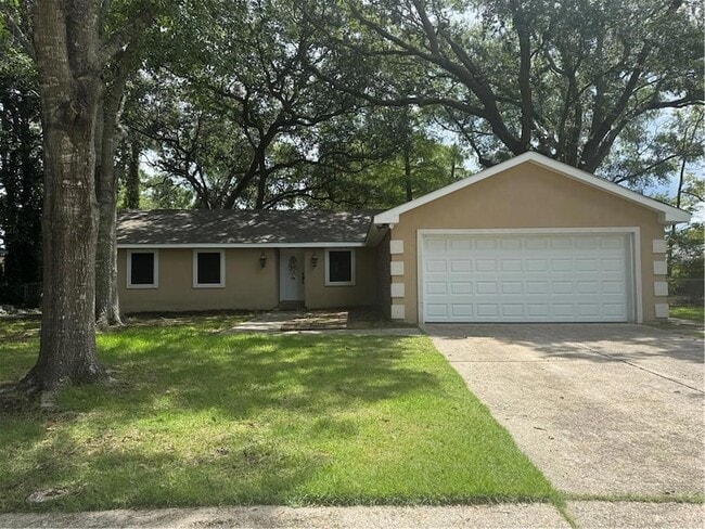 Building Photo - 306 Clover Dr Rental