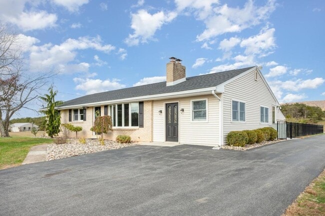 Photo - 411 Wagner Dr