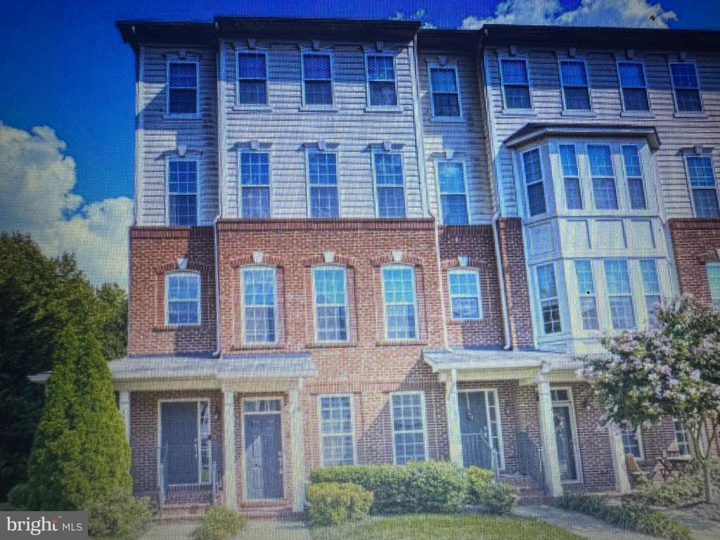 Photo - 19199 Winmeade Dr Townhome