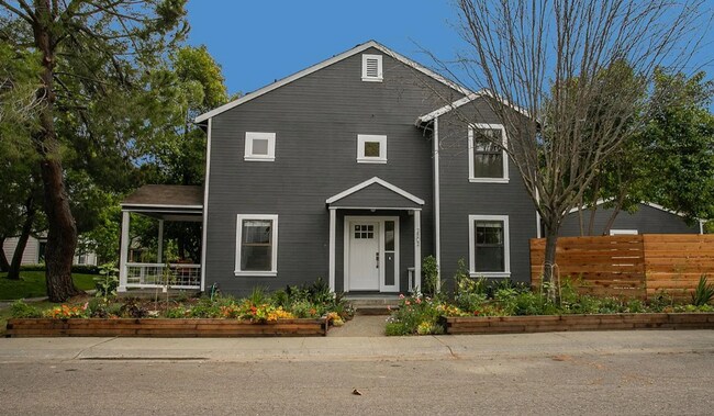 Adorable 4 bed/3 bath home in north Davis. - Adorable 4 bed/3 bath home in north Davis.