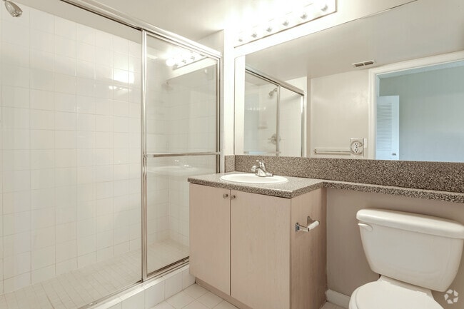 2BR,2BA - 1,065 SF