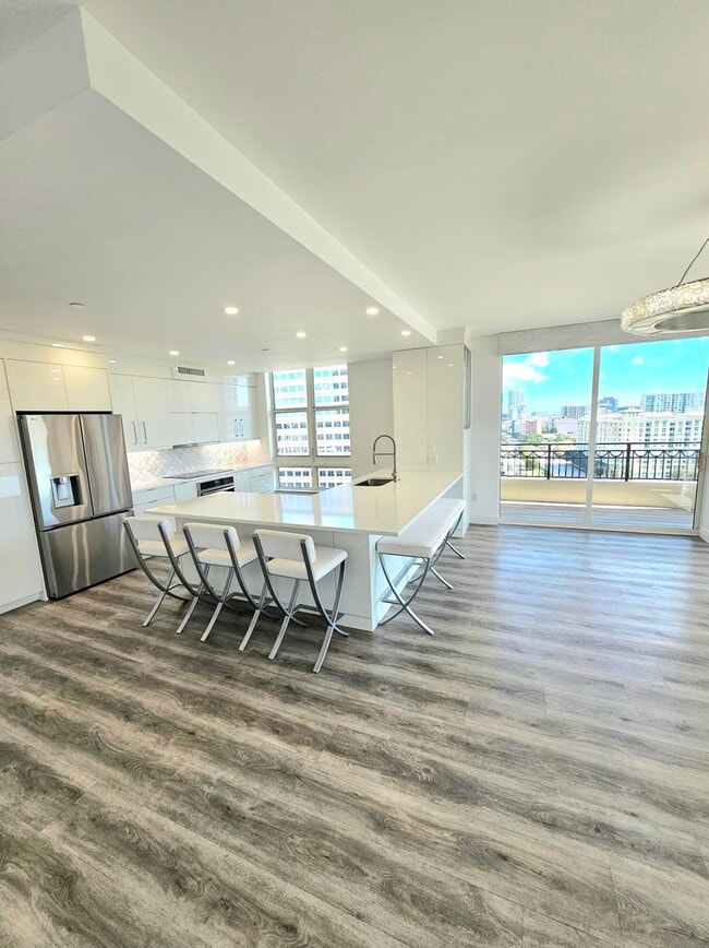 Building Photo - 550 Okeechobee Blvd Unit 1402 Rental