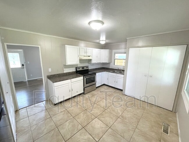 Photo - 4177 Saylor St