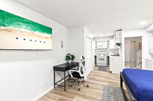 Photo - 124 Jamestown Ave