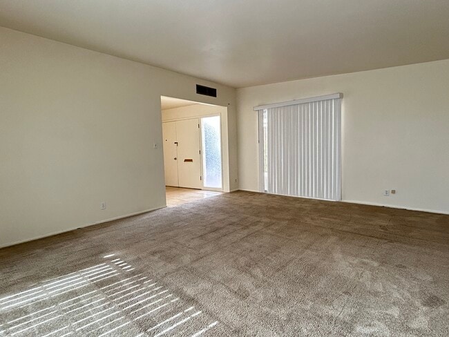 2219 N 73rd Pl