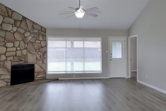 Photo - 14831 Waterside Dr