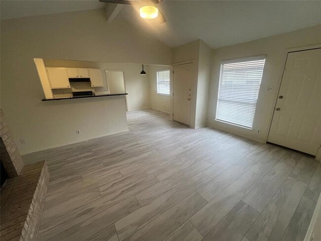 807 Lloyd Ln Unidad A