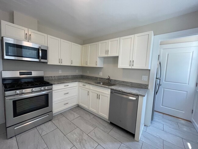 547 Hyde Park Ave Unit 1