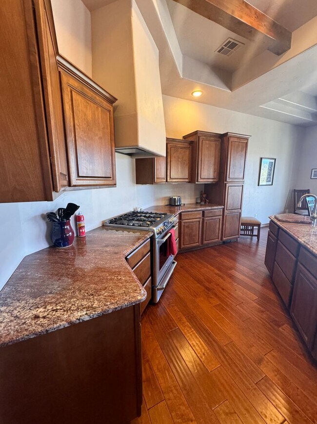 Photo - Gorgeous Fully Furnished rental on 1 acre,...