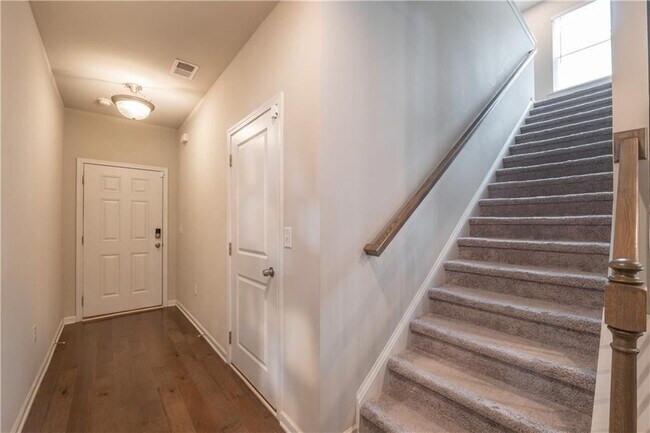 2205 Apollo Pl