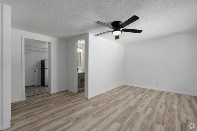 Building Photo - 21 Larue St Rental