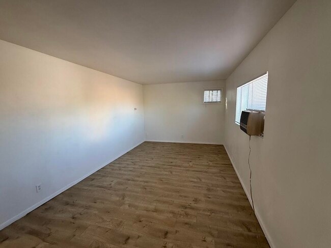 Photo - 310 La Veta Dr