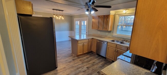 Photo - 3103 Larson Ln