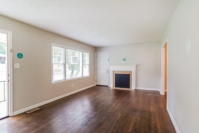 Photo - 812 Nelson Dr