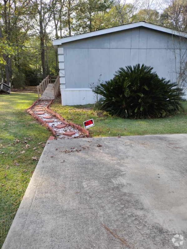 Building Photo - 24146 Chickasaw Trail Rental